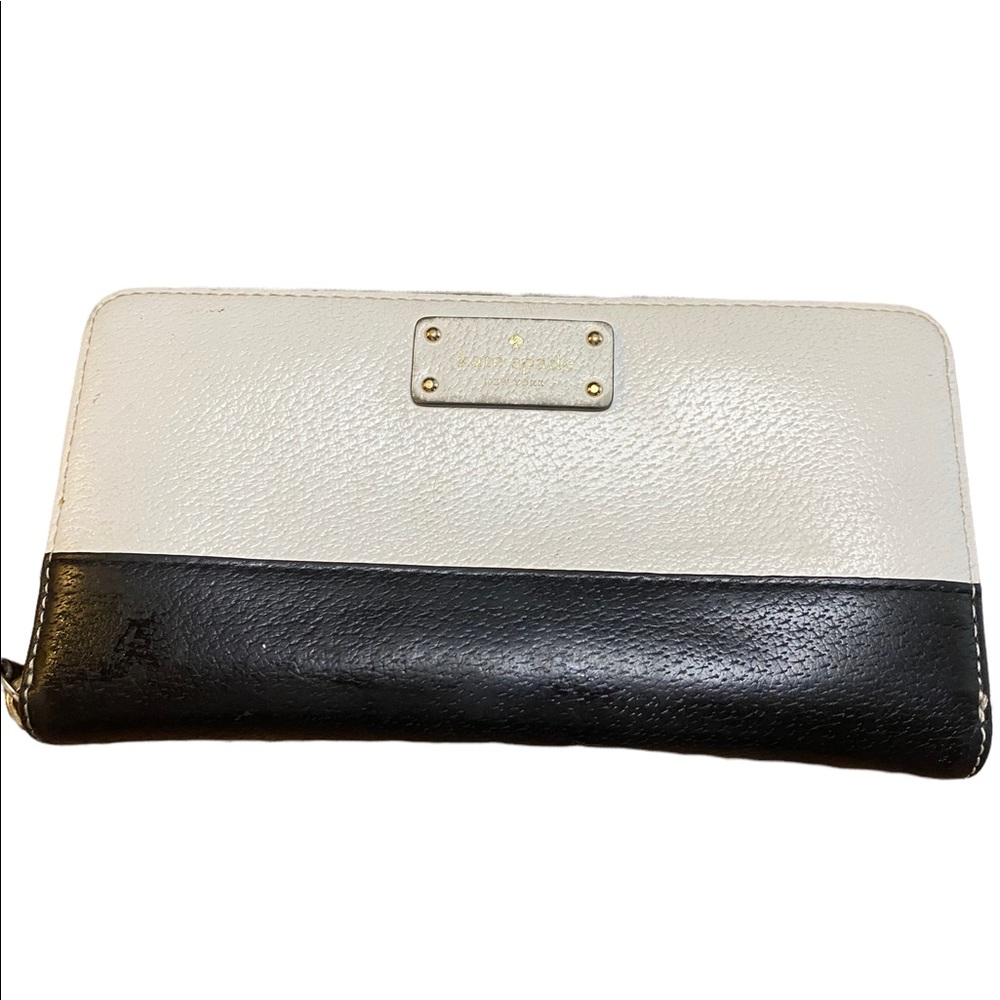 Kate Spade Grove Street Neda Zip Around Wallet Black and White